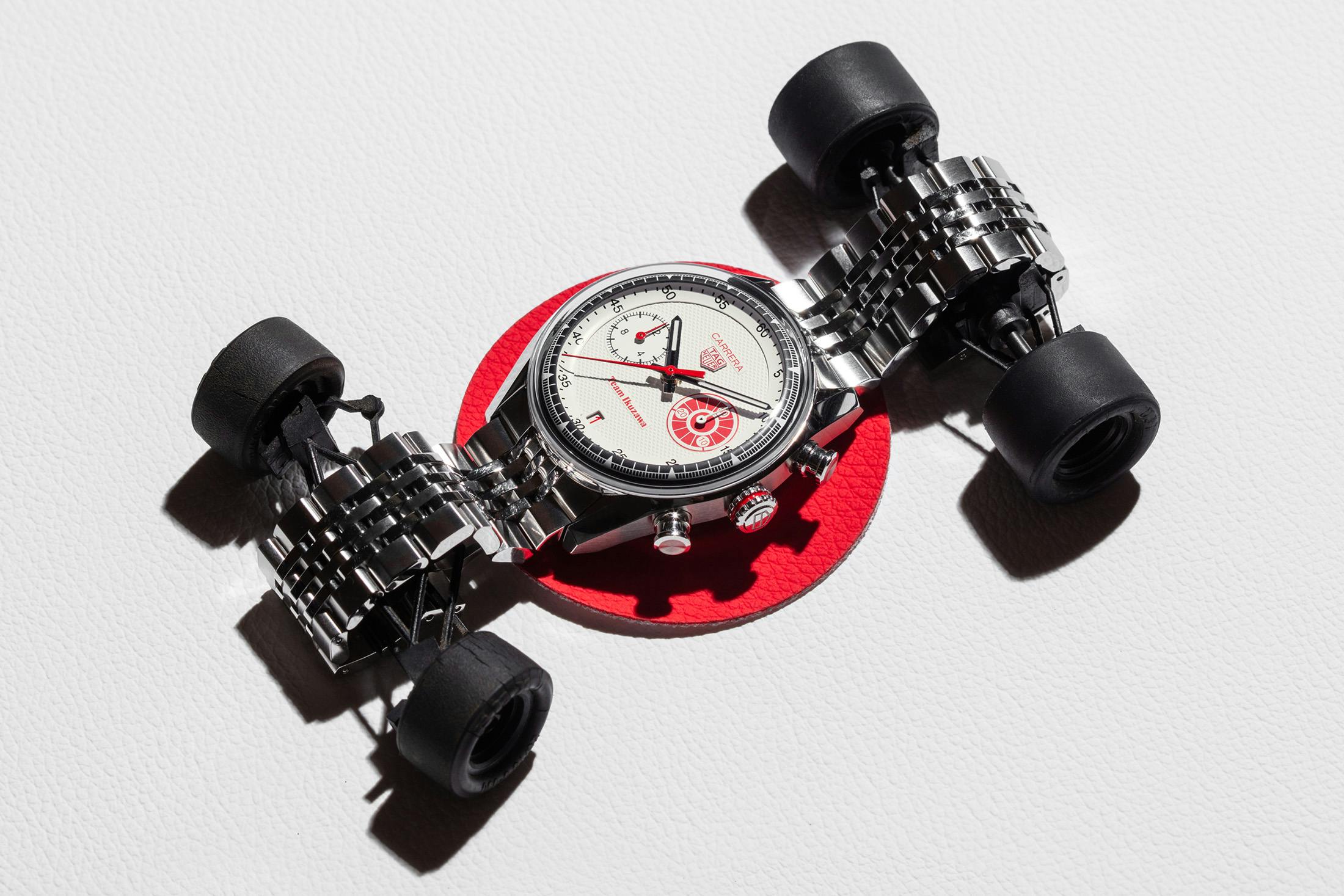 TAG Heuer Carrera Glassbox x Team Ikuzawa Bamford Second Edition: How a 3mm Case Shift Reframes the Dial Design - view 3 (Hodinkee)